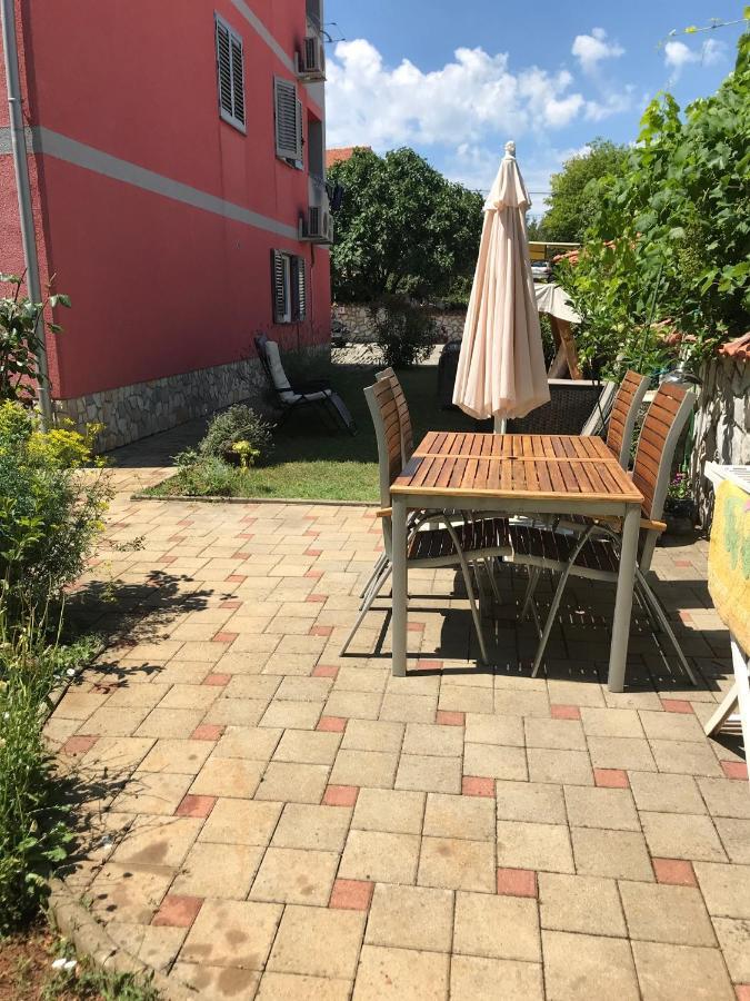 Apartman Sinikovic Barusic Exterior photo